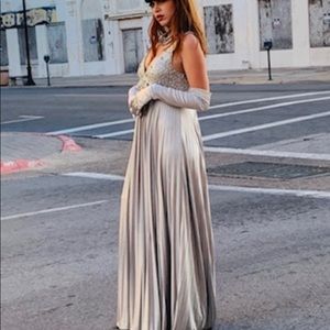 Long 1920 vintage silver metallic